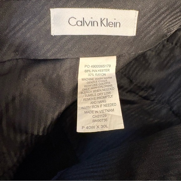 Calvin Klein Mens Dress Pants 40X30 Flat Front Pleated Leg Black w/ Fine Stripes - Picture 5 of 6